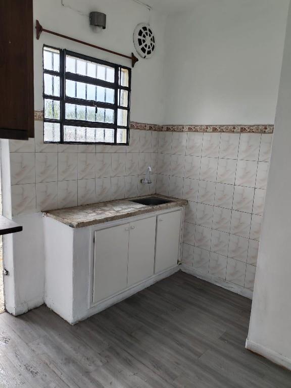 Casa al frente con entrada independiente 1 dormitorio