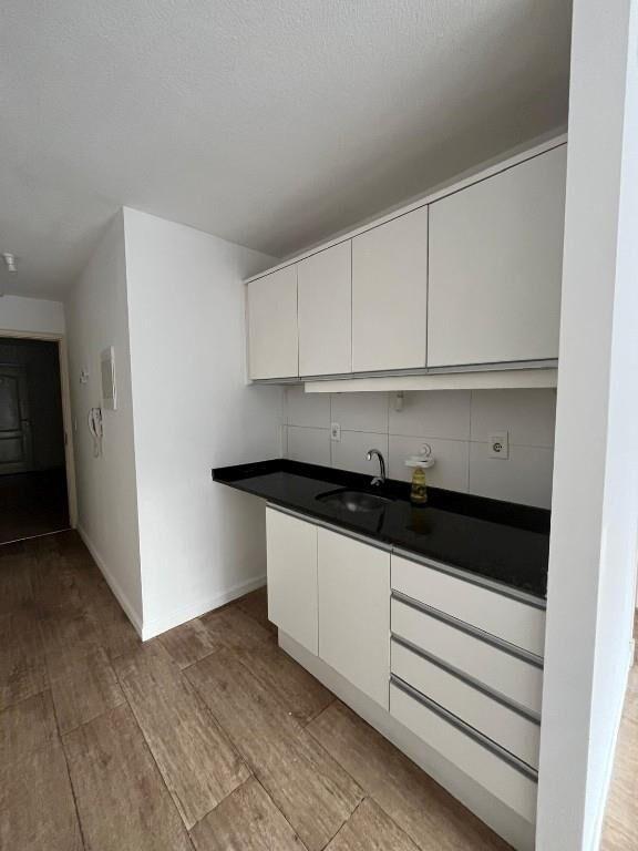 Se alquila monoambiente,con terraza, Av. Italia, Tres Cruces