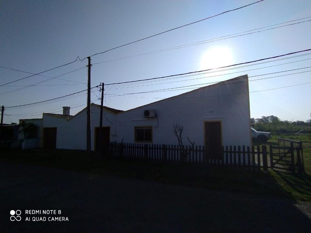 Se vende casa con terreno En Santa Clara de Olimar - T y T