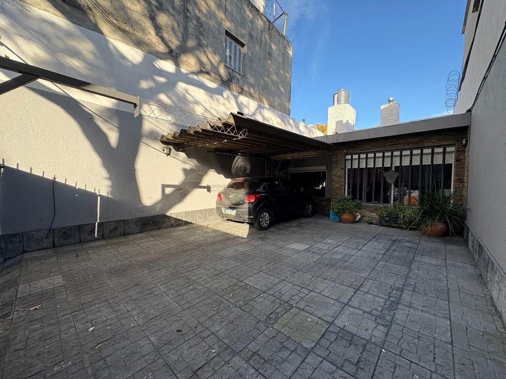EN VENTA CASA DE 3 DORMITORIOS EN LA COMERCIAL