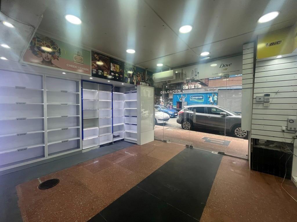 DIR RIO NEGRO ENTRE 18 Y SAN JOSE - C/RENTA - 231m2 EN 3 NIV