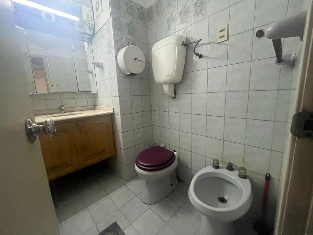 DIR RIO NEGRO ENTRE 18 Y SAN JOSE - C/RENTA - 231m2 EN 3 NIV