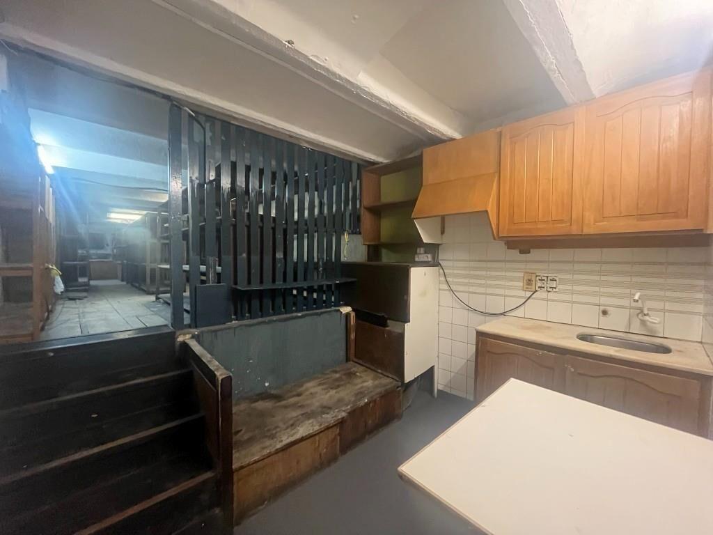 DIR RIO NEGRO ENTRE 18 Y SAN JOSE - C/RENTA - 231m2 EN 3 NIV