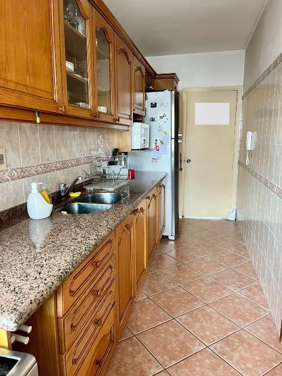CALEFACCIÓN/VIGILANCIA 24 HS/COCHERA CON LUGAR FIJO.-