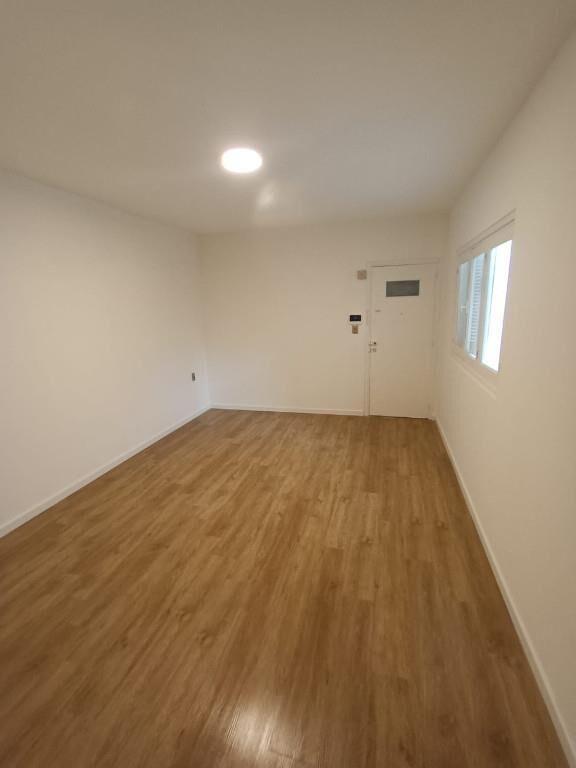 SE ALQUILA EXCELENTE APTO SOBRE RIVERA AL FRENTE DE 1 DORM