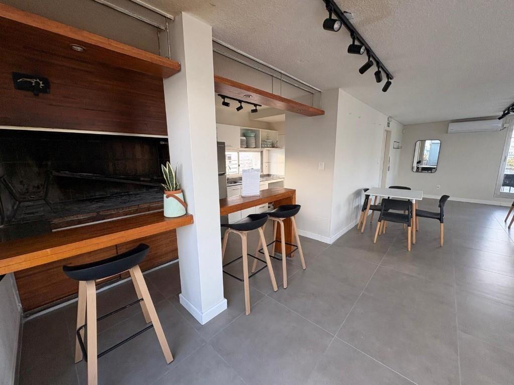 VENTA MONO CON PATIO Y GGE EN TRES CRUCES ! C/RENTA