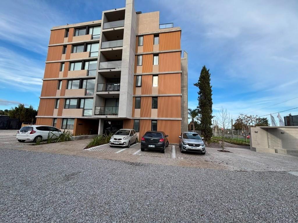 IDEAL A ESTRENAR APTO 2 DORM Y COCHERA
