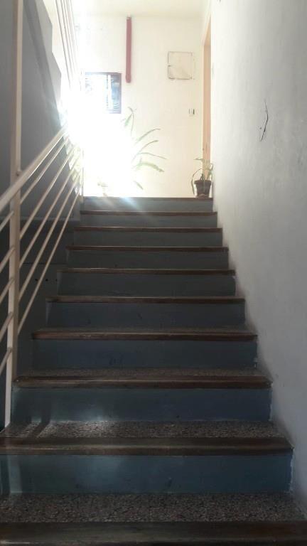 Se alquila apto en Complejo,Calle Londres, Pérez Castellano