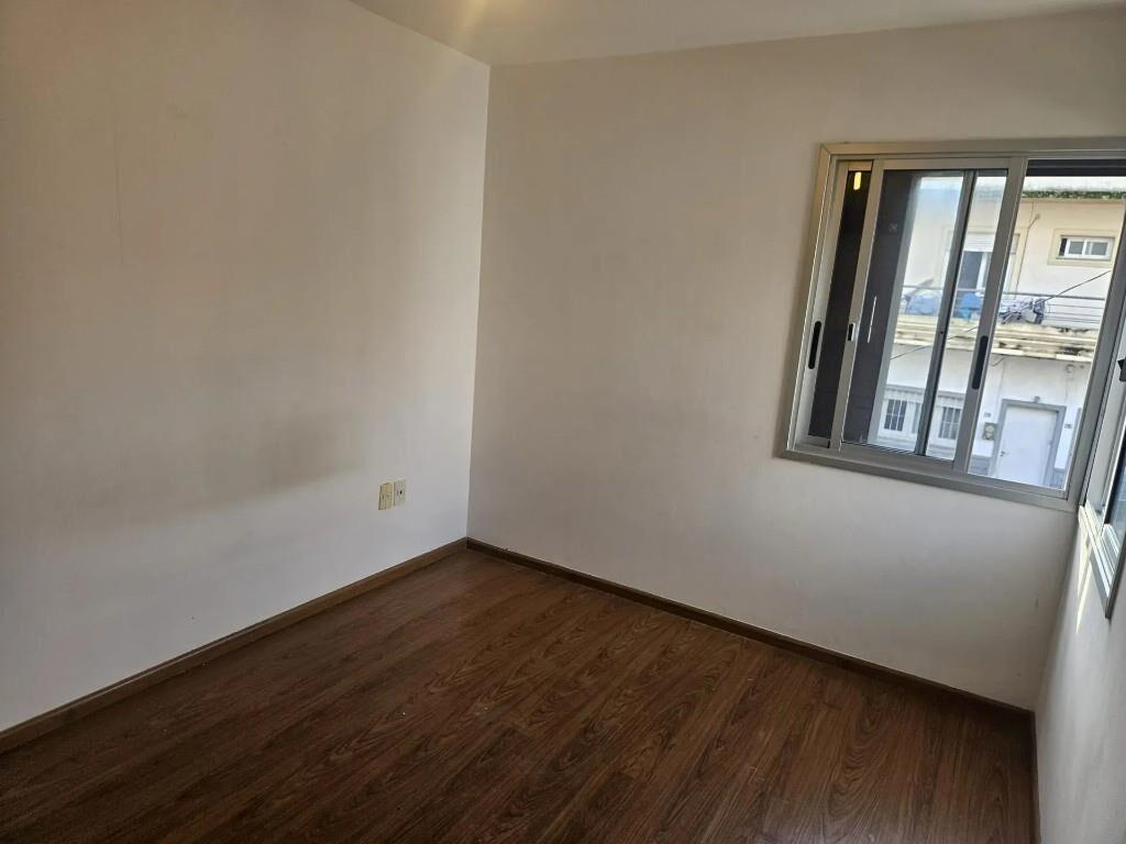 1 dormitorio, g.c $3.000, barbacoa. Impecable estado