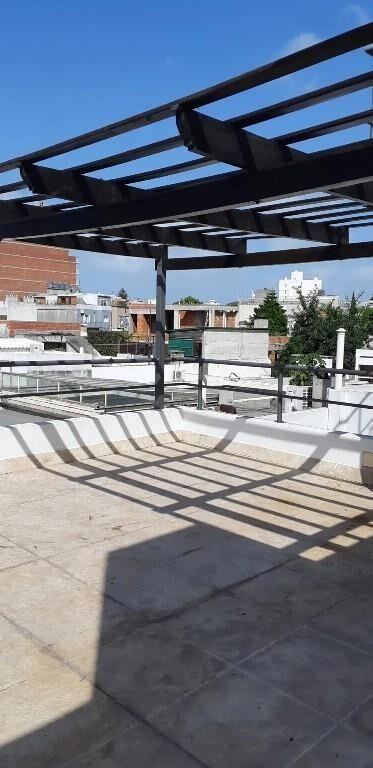 1 dormitorio, g.c $3.000, barbacoa. Impecable estado