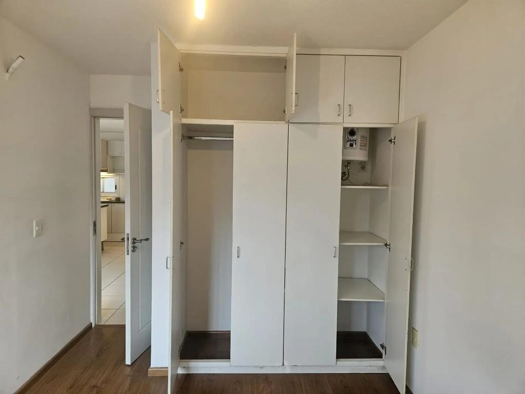 1 dormitorio, g.c $3.000, barbacoa. Impecable estado
