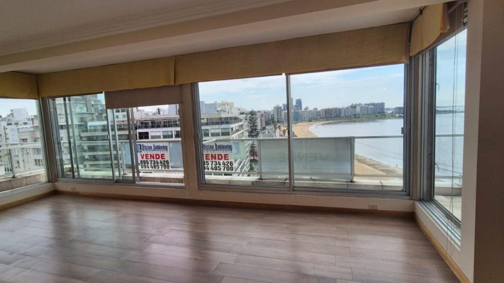 VENTA PENTHOUSE PISO 10 EN POCITOS AV.BRASIL 3 DORMITORIOS