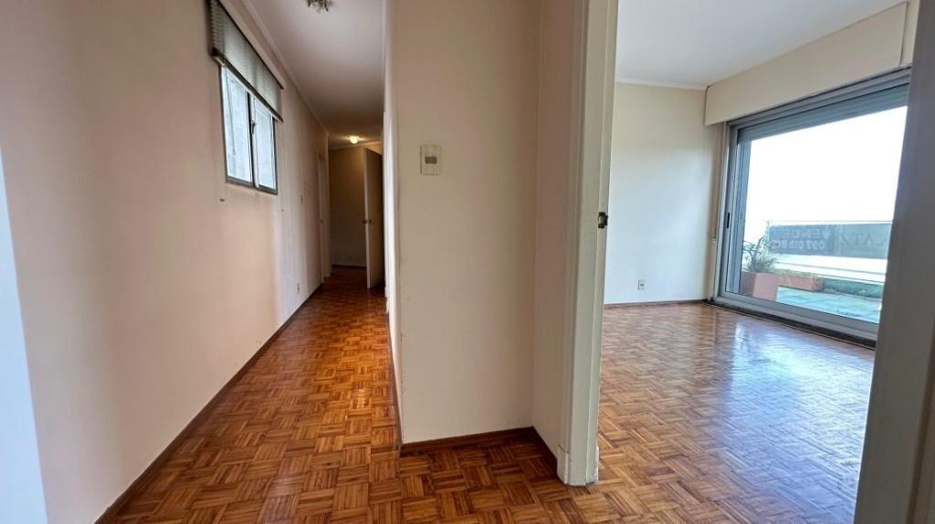 VENTA PENTHOUSE PISO 10 EN POCITOS AV.BRASIL 3 DORMITORIOS