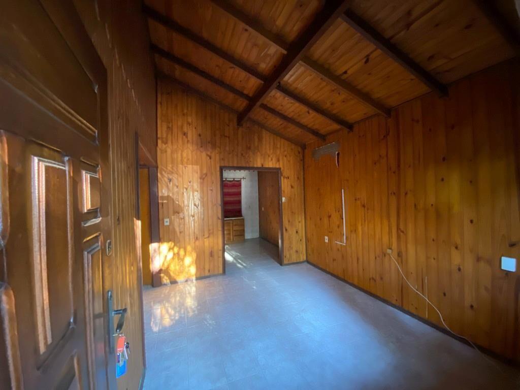 VENTA CASA MALVIN DE ESTILO AMPLIO JARDIN Y FONDO CON RENTA
