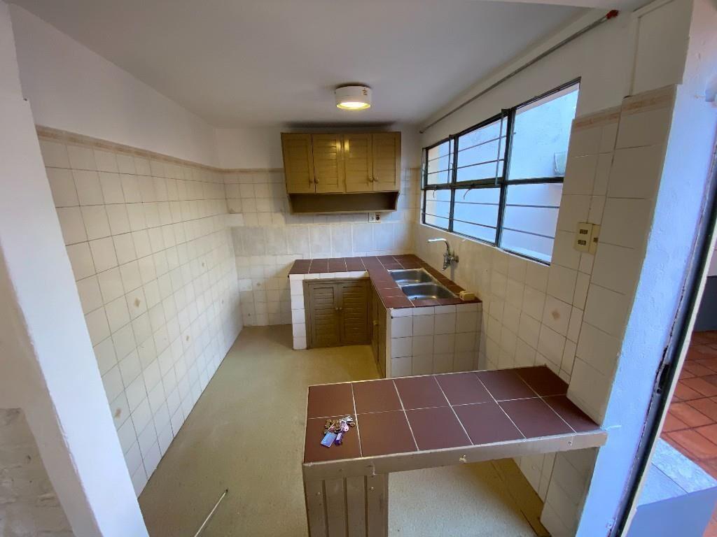 VENTA CASA MALVIN DE ESTILO AMPLIO JARDIN Y FONDO CON RENTA