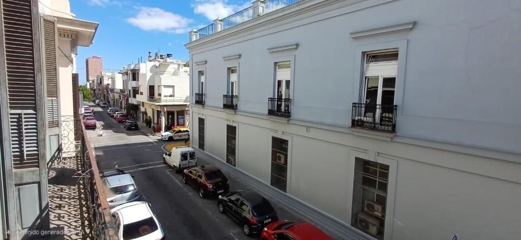 VENTA CASAS ESTILO CIUDAD VIEJA 6 HABITACIONES MACIEL Y 25