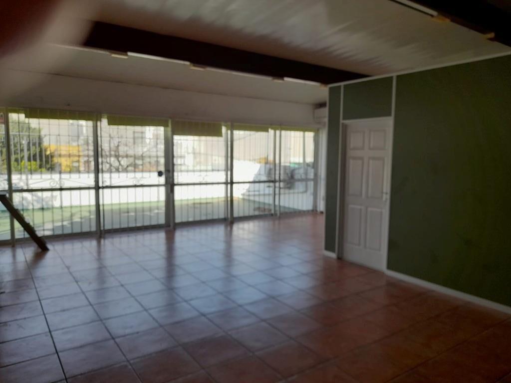 * EDIFICIO EN LA BLANQUEADA 7 GGE + 2 APTOS.RENTA $ 55.000=