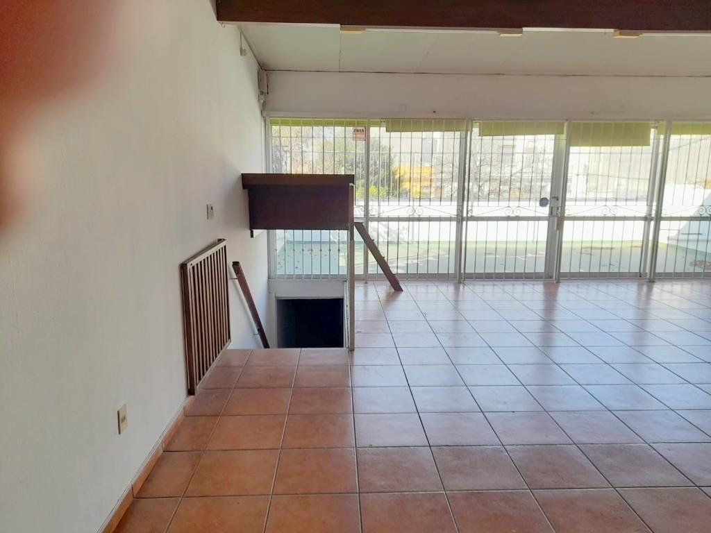 * EDIFICIO EN LA BLANQUEADA 7 GGE + 2 APTOS.RENTA $ 55.000=