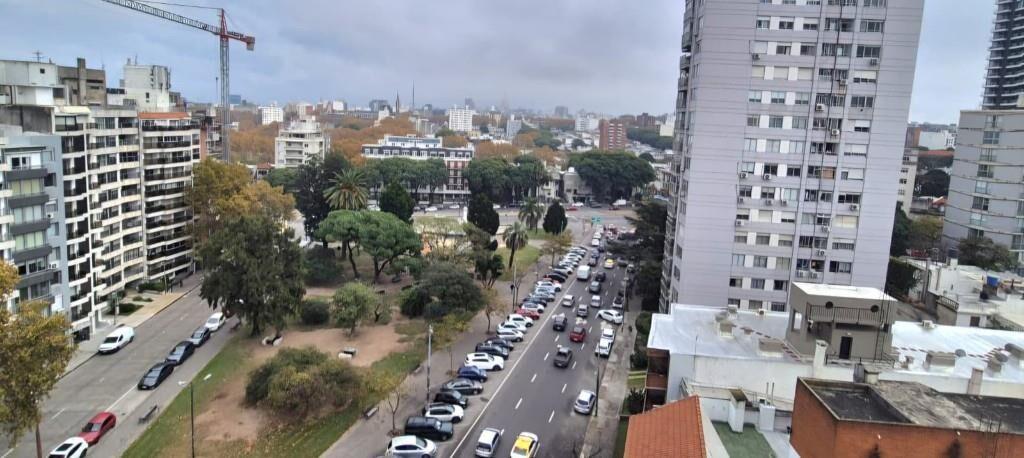 Venta Apartamento EN POCITOS AL FRENTE con gran patio