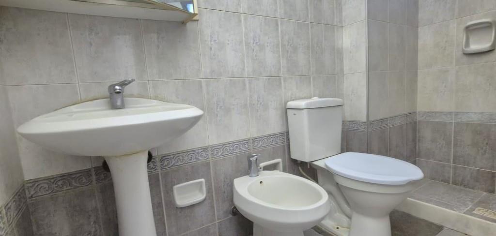 Venta Apartamento EN POCITOS AL FRENTE con gran patio