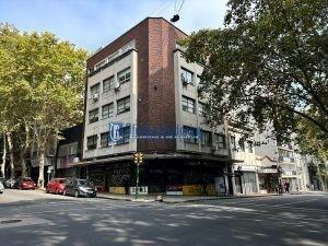 BALDOVINO CENTRO - YI esquina MERCEDES permite vivienda
