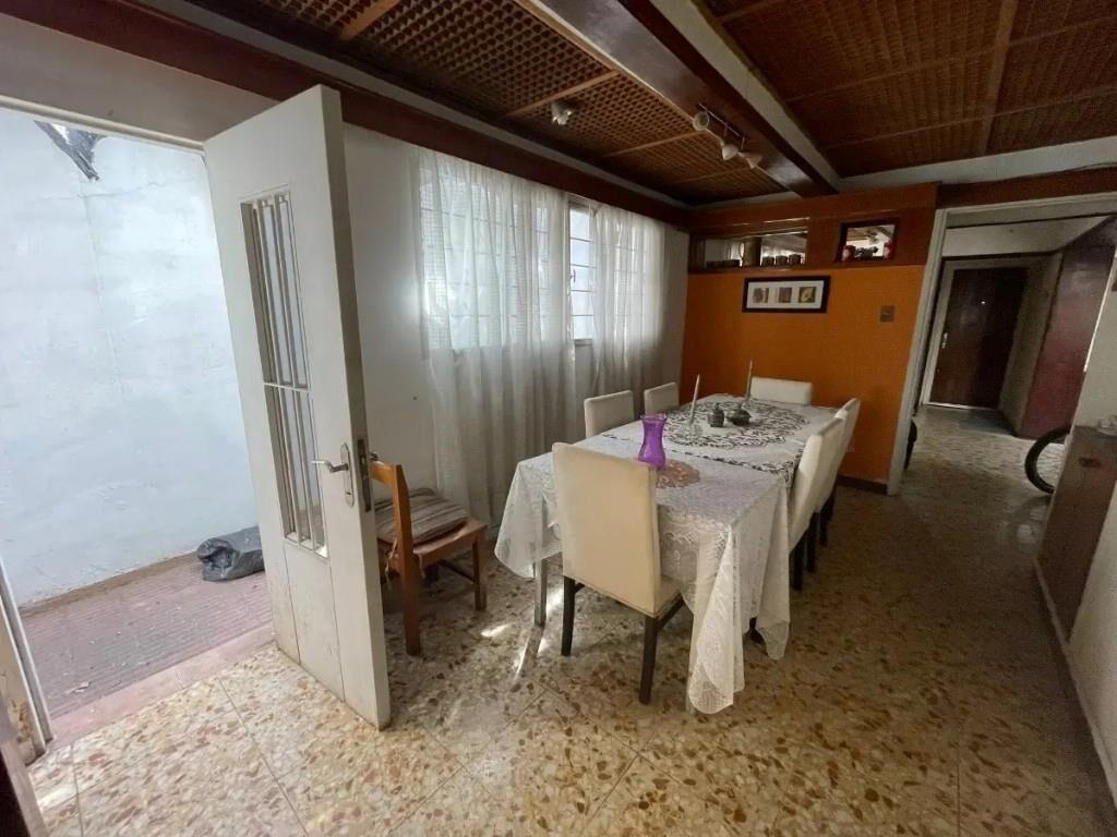 HERMOSA CASA EN PADRON UNICO CON APTO AL FONDO