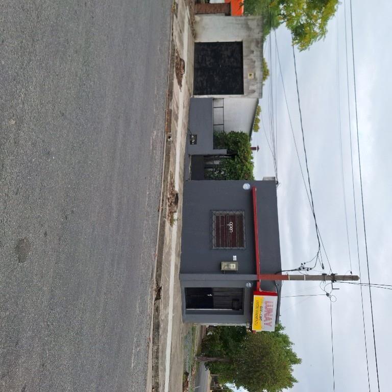 Local comercial con cámara de frío + galpón en esquina | Car