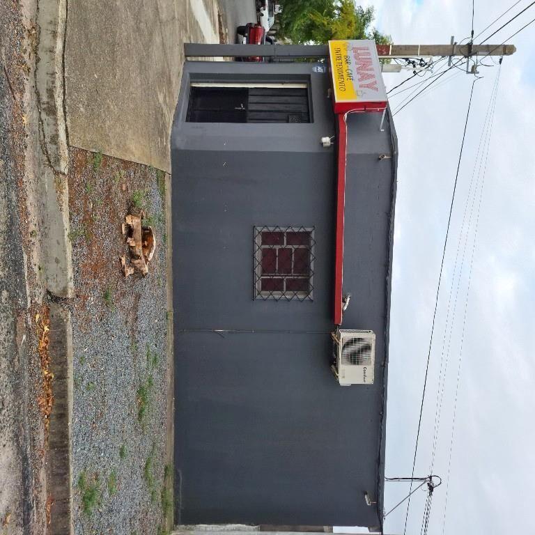 Local comercial con cámara de frío + galpón en esquina | Car
