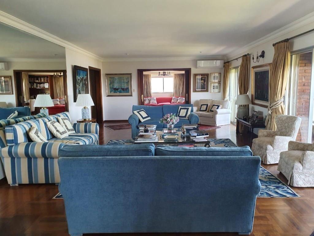 ALTISIMO EN GOLF ! ! ! 400 M2 ! ! ! 5 GGES. ! ! ! OPORT. ! !