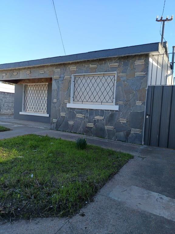 CONTACTO PROPIEDADES ALQUILA CASA DE TRES DORMITORIOS