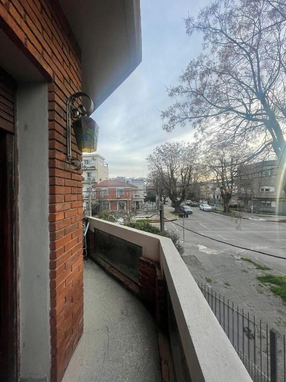 PARQUE BATLLE. VENDE CASA PADRON UNICO, 3 DORM, GARAGE, BCOA