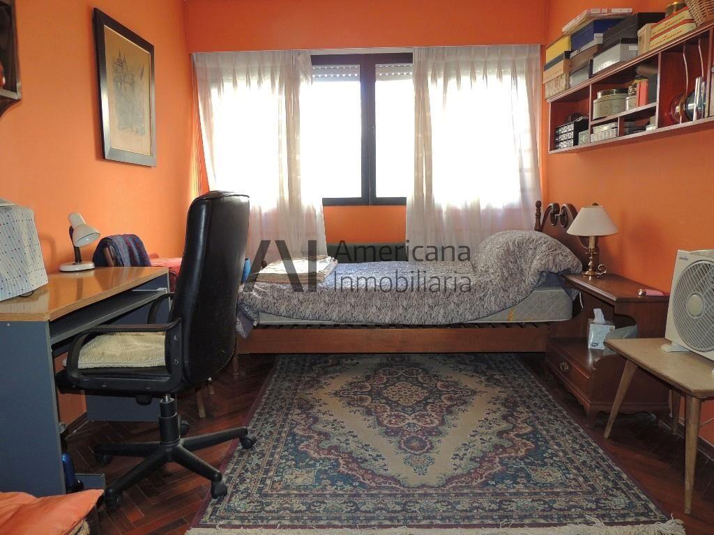 Venta | Pocitos | A Una Cuadra De La Rambla | 3 Dormitorios.