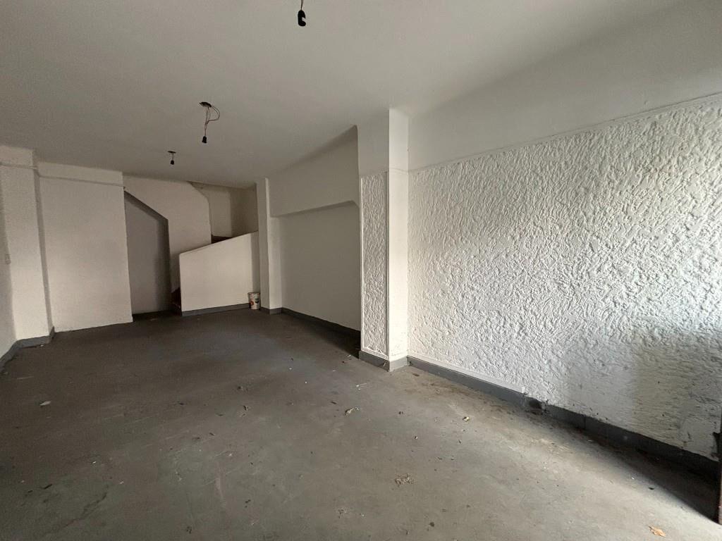 DIRI EJIDO Y PAYSANDU - LOCAL EN 3 NIVELES 87m2