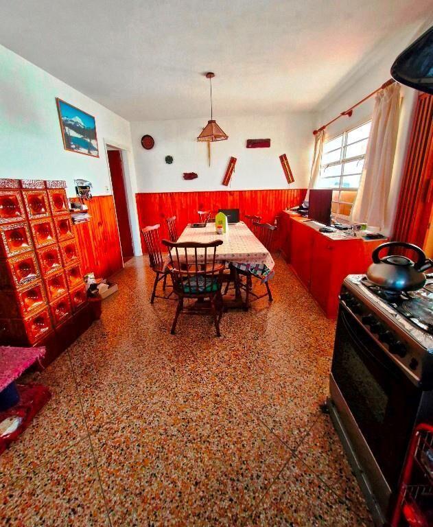 DUEÑO VENDE CASA EXCELENTE CON GRAN FONDO CON FRUTALES