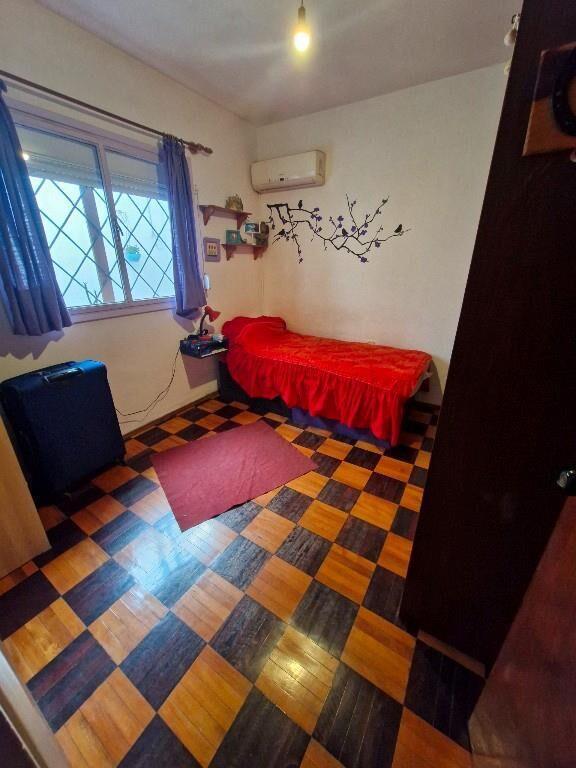 DUEÑO VENDE CASA EXCELENTE CON GRAN FONDO CON FRUTALES