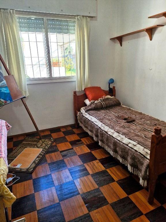 DUEÑO VENDE CASA EXCELENTE CON GRAN FONDO CON FRUTALES