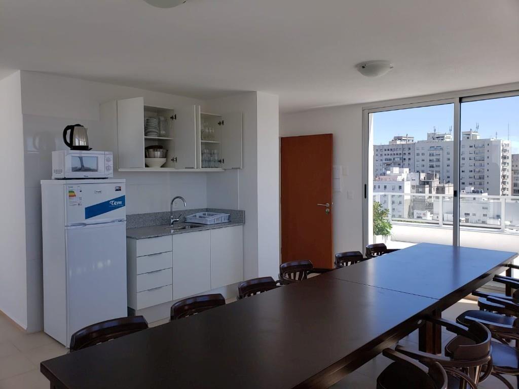 Apartamento En Alquiler, 1 Dormitorio, Centro, Con Garage