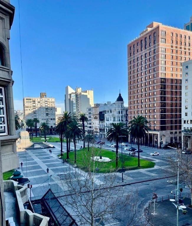 Oficina En Alquiler En Palacio Salvo 60 M² | 18 De Julio