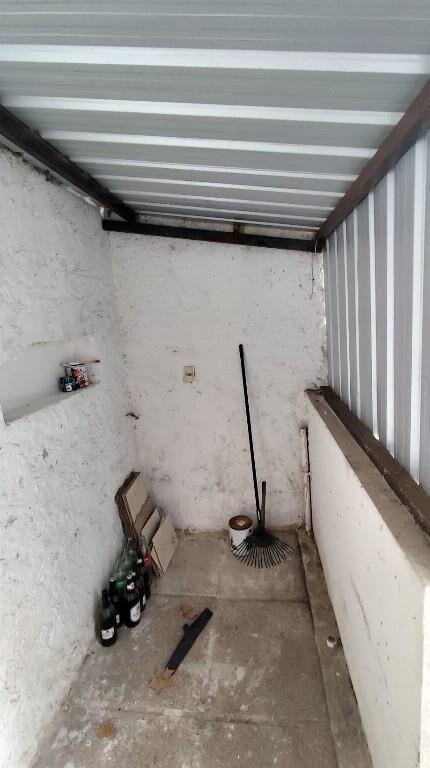 Apto impecable, 1 dormitorio, patio 20m2, gastos bajos 1900