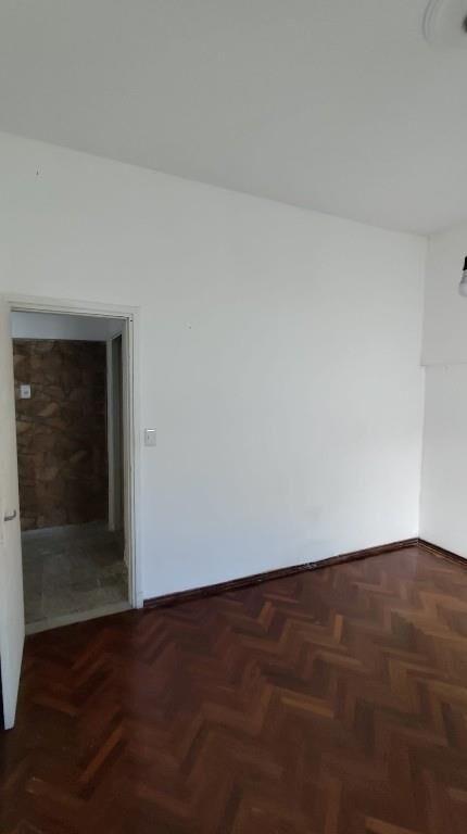 Apto impecable, 1 dormitorio, patio 20m2, gastos bajos 1900