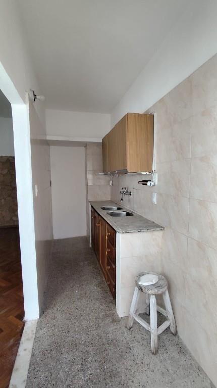Apto impecable, 1 dormitorio, patio 20m2, gastos bajos 1900