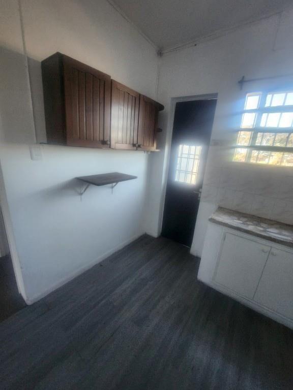 Casa al frente con entrada independiente 1 dormitorio