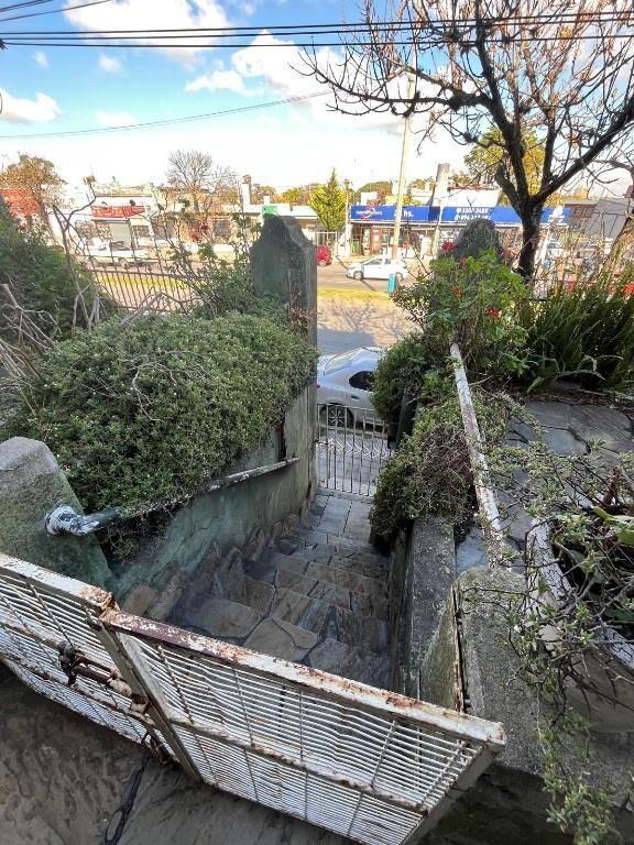 Se vende Padrón con 3 inmuebles, en Av Bvr Batlle y Ordoñez