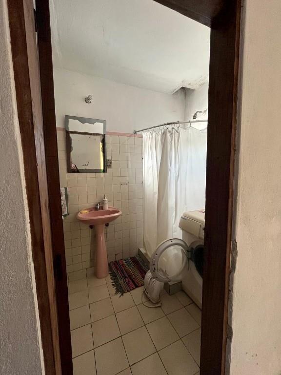 Se vende Padrón con 3 inmuebles, en Av Bvr Batlle y Ordoñez