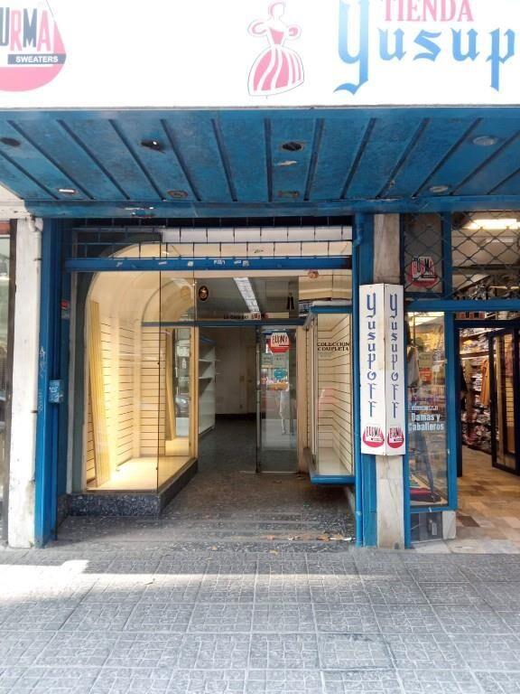 Se alquila Local en el Centro, al frente Calle Rio Negro