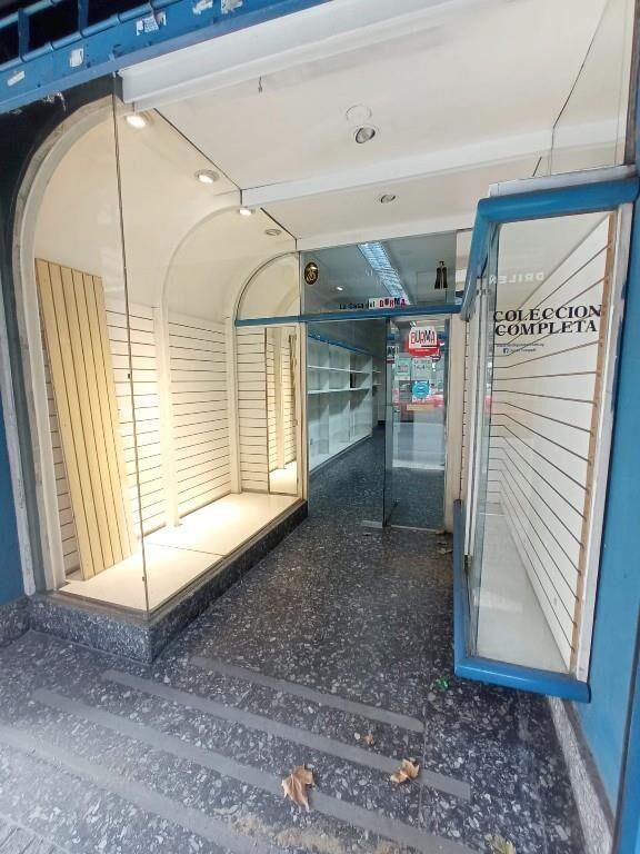 Se alquila Local en el Centro, al frente Calle Rio Negro