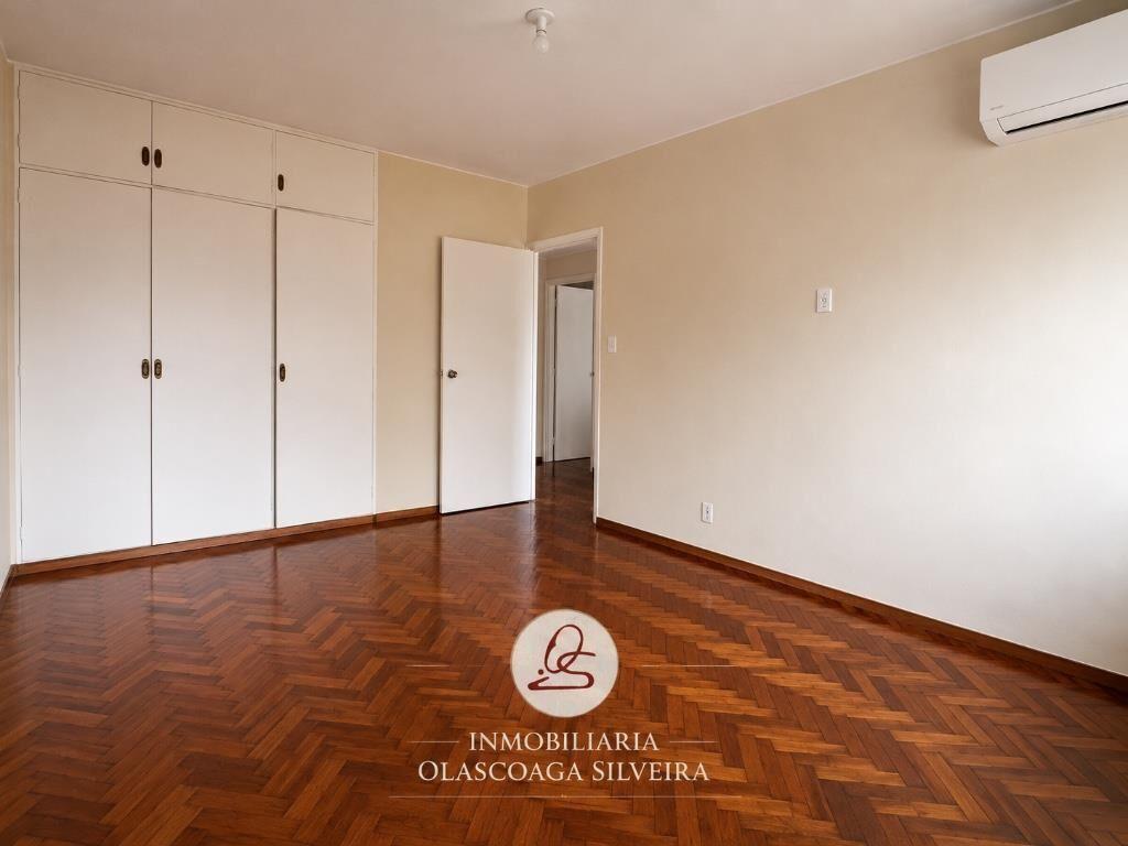 Apartamento reciclado a nuevo 3 dorm+ servicio y garage
