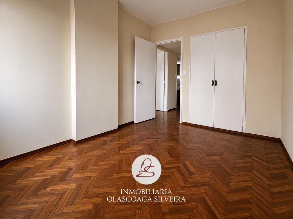 Apartamento reciclado a nuevo 3 dorm+ servicio y garage