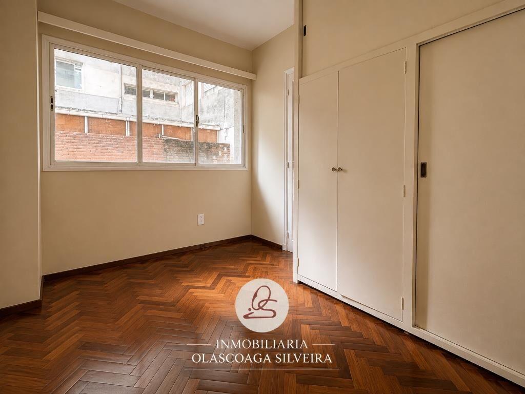 Apartamento reciclado a nuevo 3 dorm+ servicio y garage