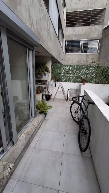 Se alquila hermoso apto con terraza, Tres Cruces, Defensa